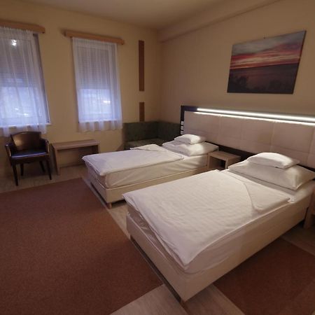 Hotel Vadaszkuert Superior Székesfehérvár 외부 사진