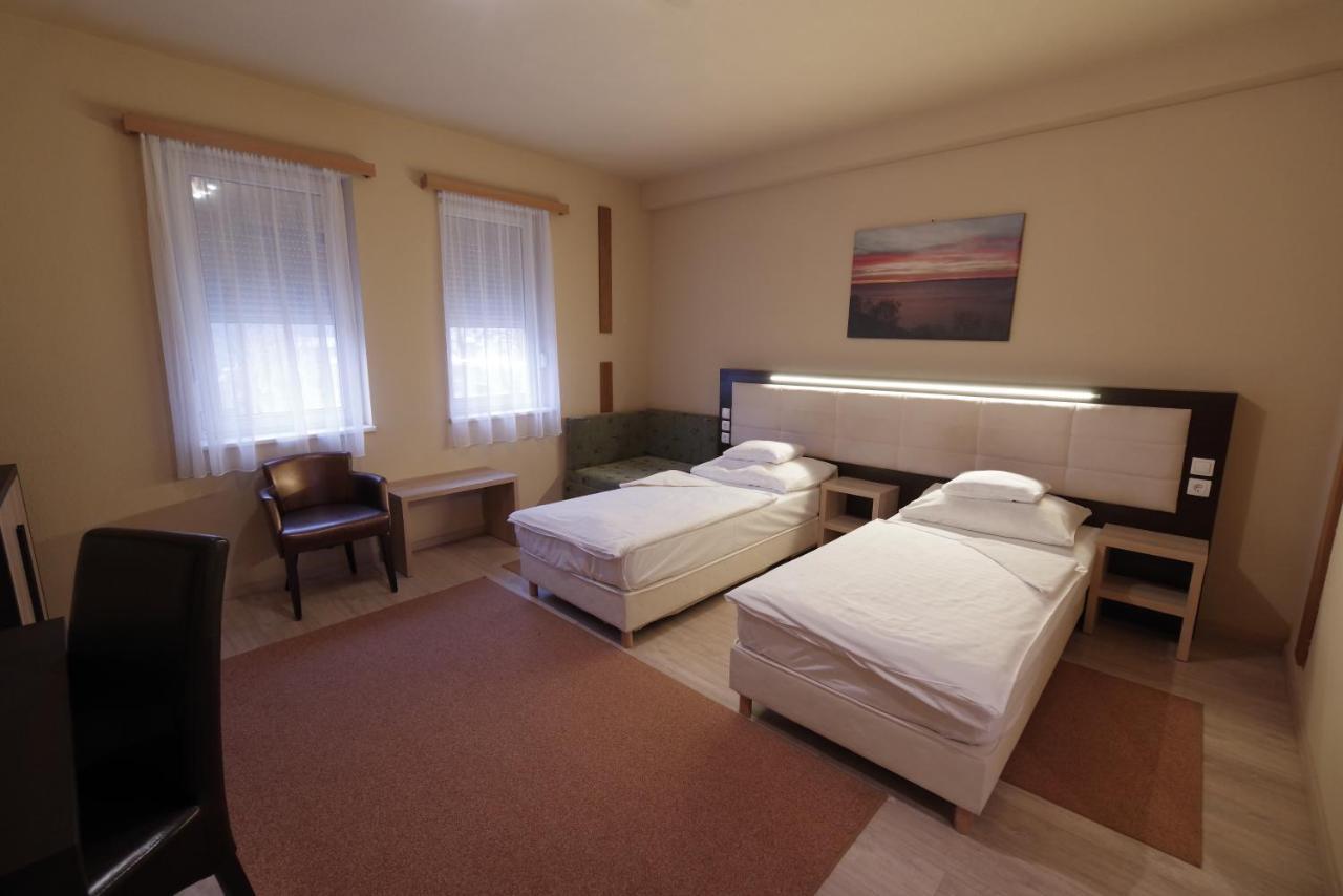 Hotel Vadaszkuert Superior Székesfehérvár 외부 사진