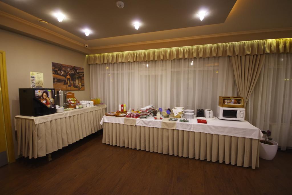 Hotel Vadaszkuert Superior Székesfehérvár 외부 사진