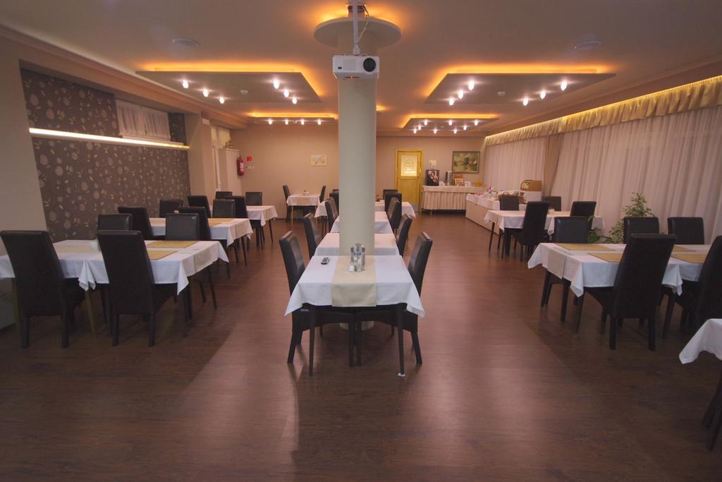 Hotel Vadaszkuert Superior Székesfehérvár 외부 사진