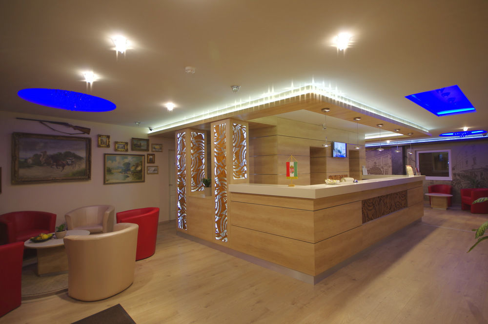 Hotel Vadaszkuert Superior Székesfehérvár 외부 사진