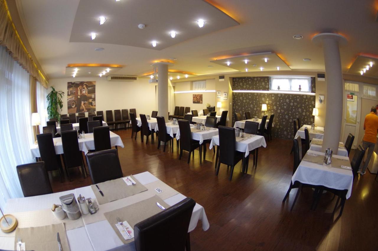 Hotel Vadaszkuert Superior Székesfehérvár 외부 사진