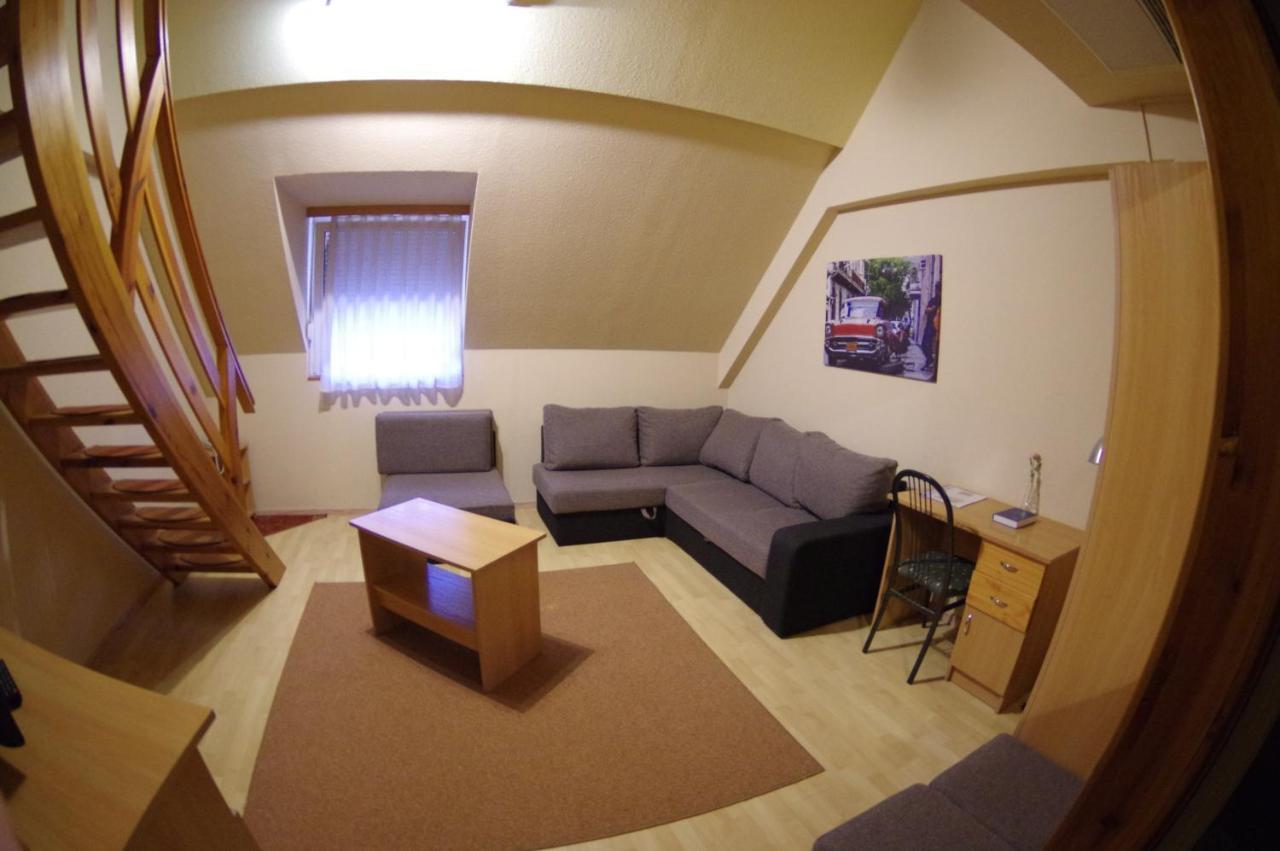 Hotel Vadaszkuert Superior Székesfehérvár 외부 사진